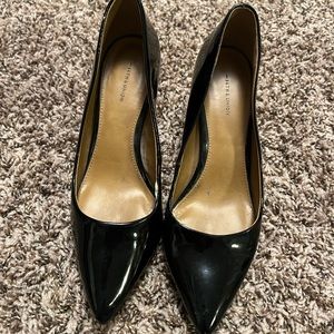 Black work pumps